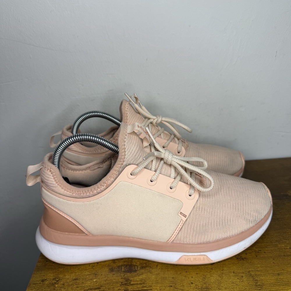 Kuru Atom Shoes Women's Size 8.5 Peach